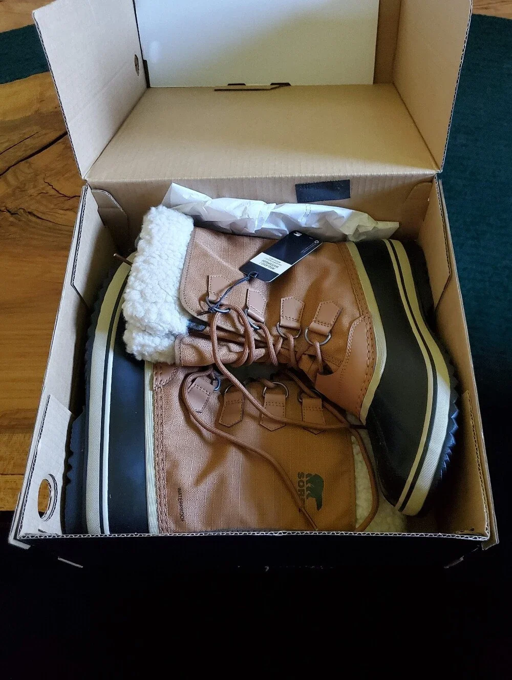 NWT Sorel Winter Carnival Camel Brown  Women's Winter Boot Size 10 Waterproof